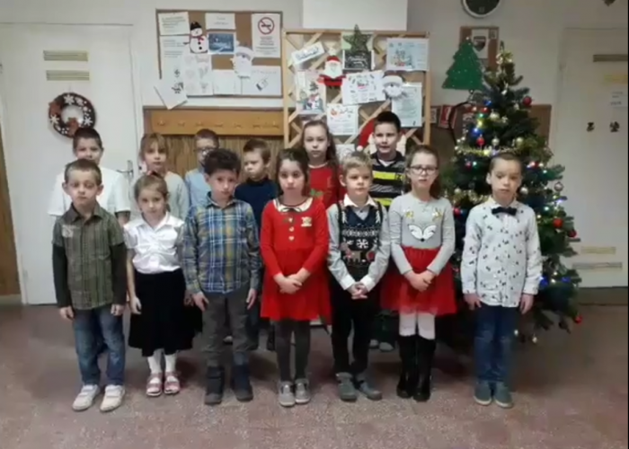 Videón a győrsövényházi iskolások karácsonyi éneke