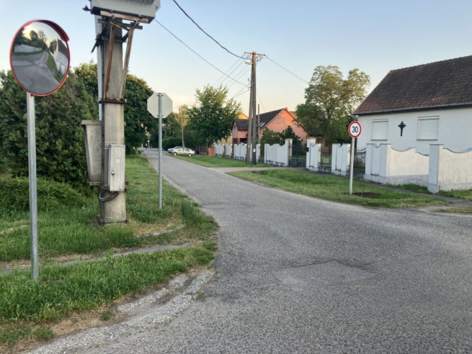 Biztonságosabb lett a Gárdonyi utcai kereszteződés