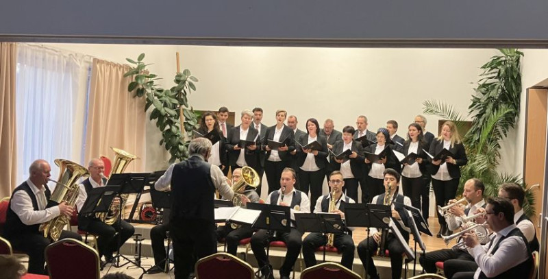 Nagyszerű koncert nyitotta az adventet