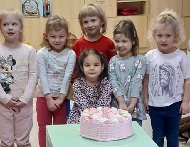 Horváth Ajsát köszöntötték 5. születésnapja alkalmából