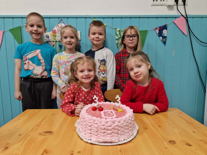 Születésnapok: Kovács Emmát, Annát és Szennay Lénát köszöntötték a győrsövényházi óvodában