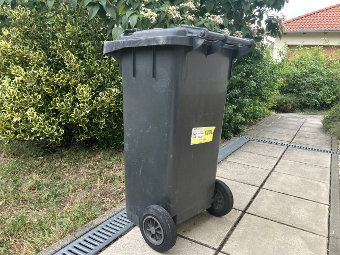 Augusztus 20-án is ürítik a kukákat